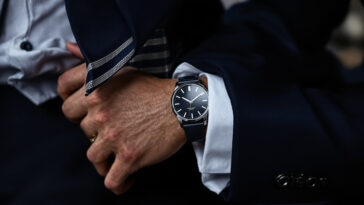 découvrez comment porter une montre avec style en fonction de votre tenue grâce à nos conseils pratiques et astuces pour un look harmonieux et élégant.